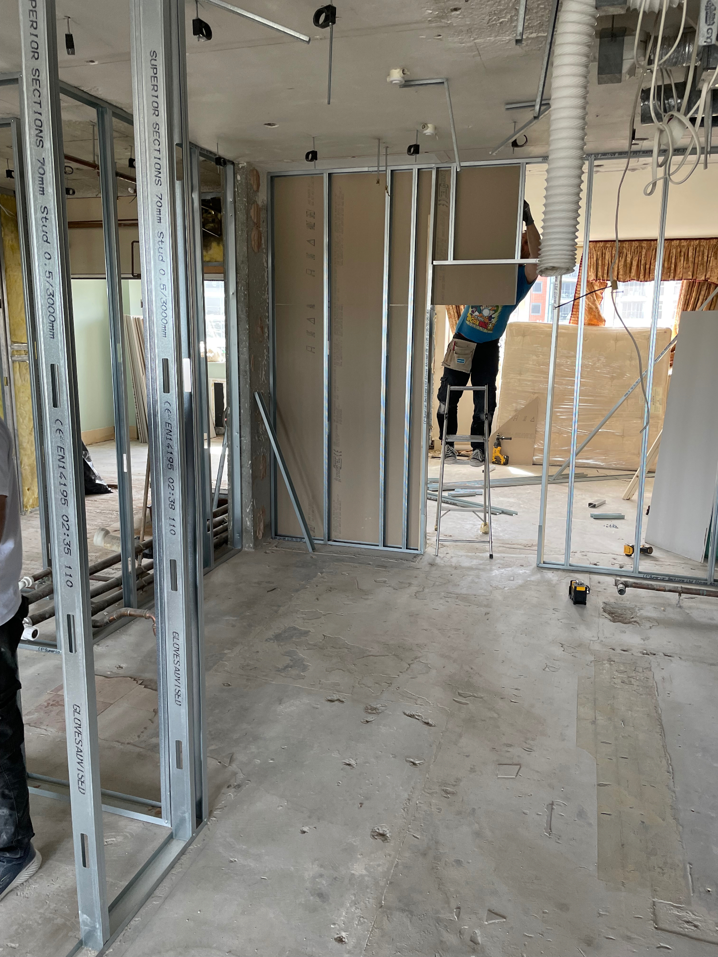 Completed renovation photo 2 of Full house renovation, Chelsea in Chelsea, London showing high-quality finishes and construction work by Bluebird Spaces