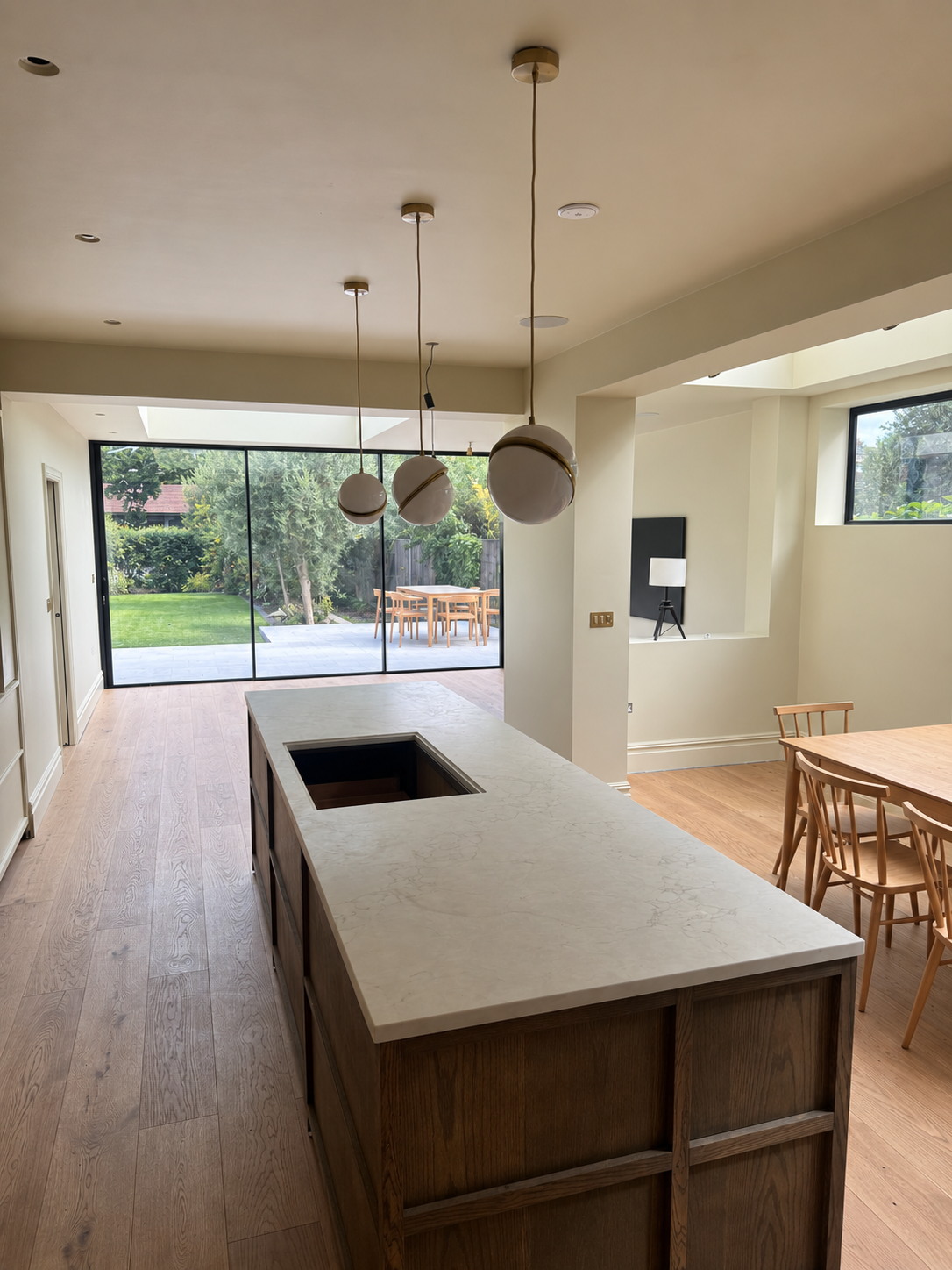 Luxury kitchen extension completed in Wandsworth SW18 by Bluebird Spaces