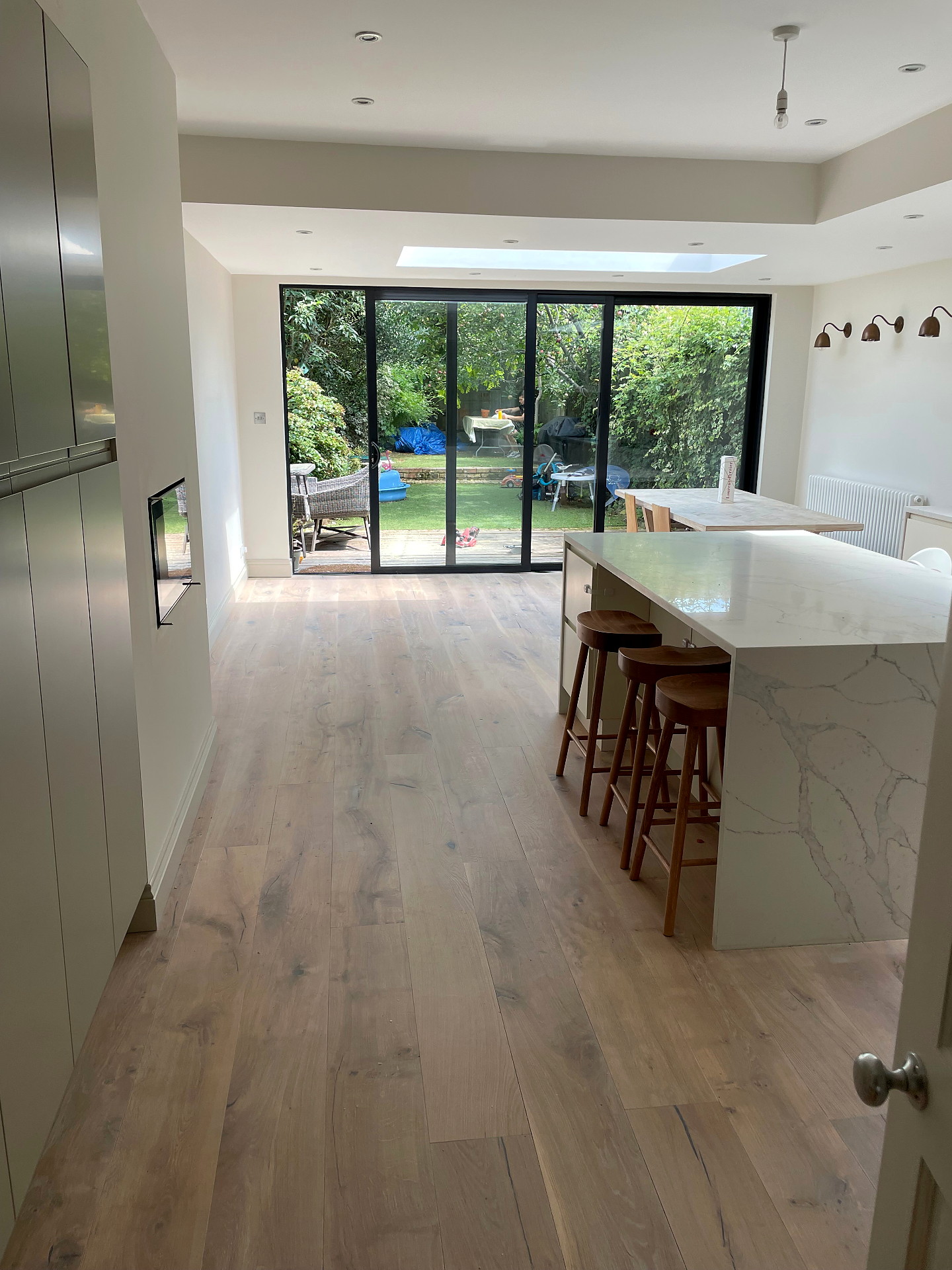 Completed renovation photo 2 of Earlsfield Side-Return Kitchen Extension in Earlsfield, Wandsworth, SW18 showing high-quality finishes and construction work by Bluebird Spaces