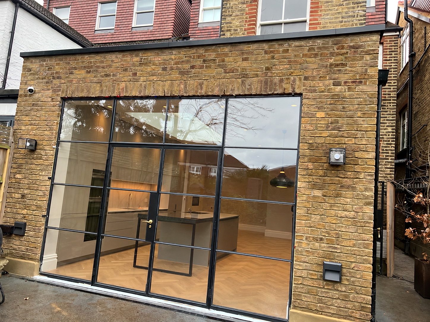 Completed East Sheen rear extension by Bluebird Spaces — view 2
